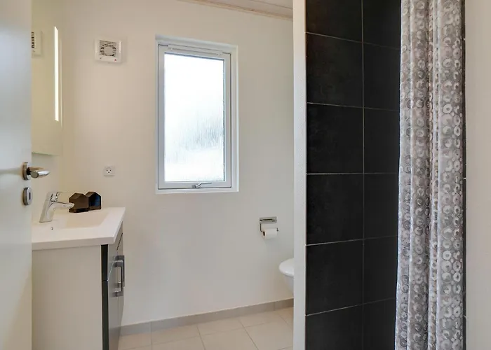 13 Bedroom Awesome In *