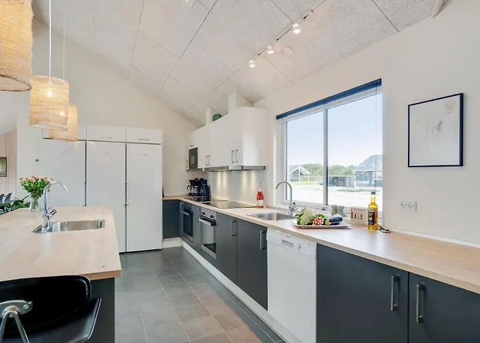 13 Bedroom Awesome In