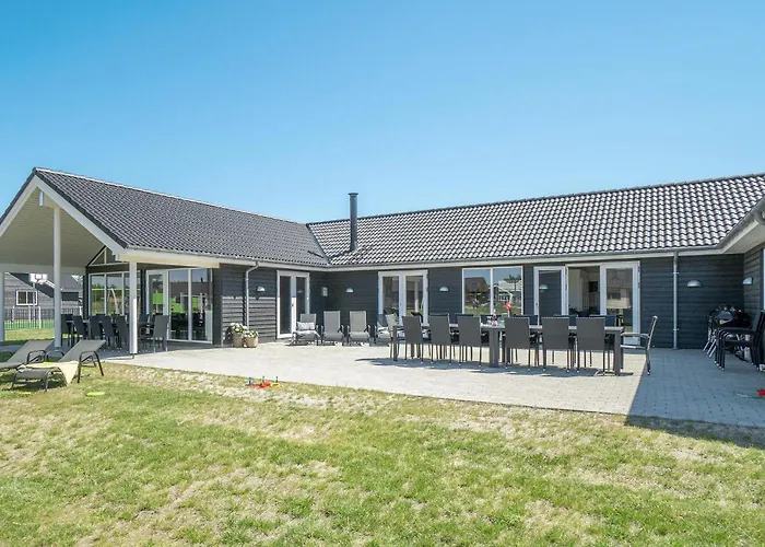 13 Bedroom Awesome In *