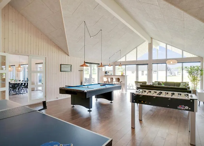 13 Bedroom Awesome In *