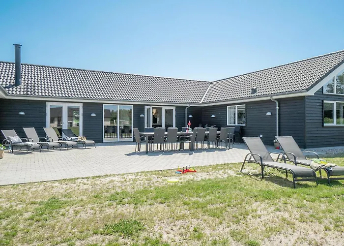 13 Bedroom Awesome In *