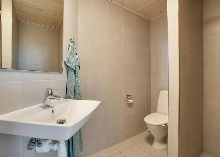 13 Bedroom Awesome In *